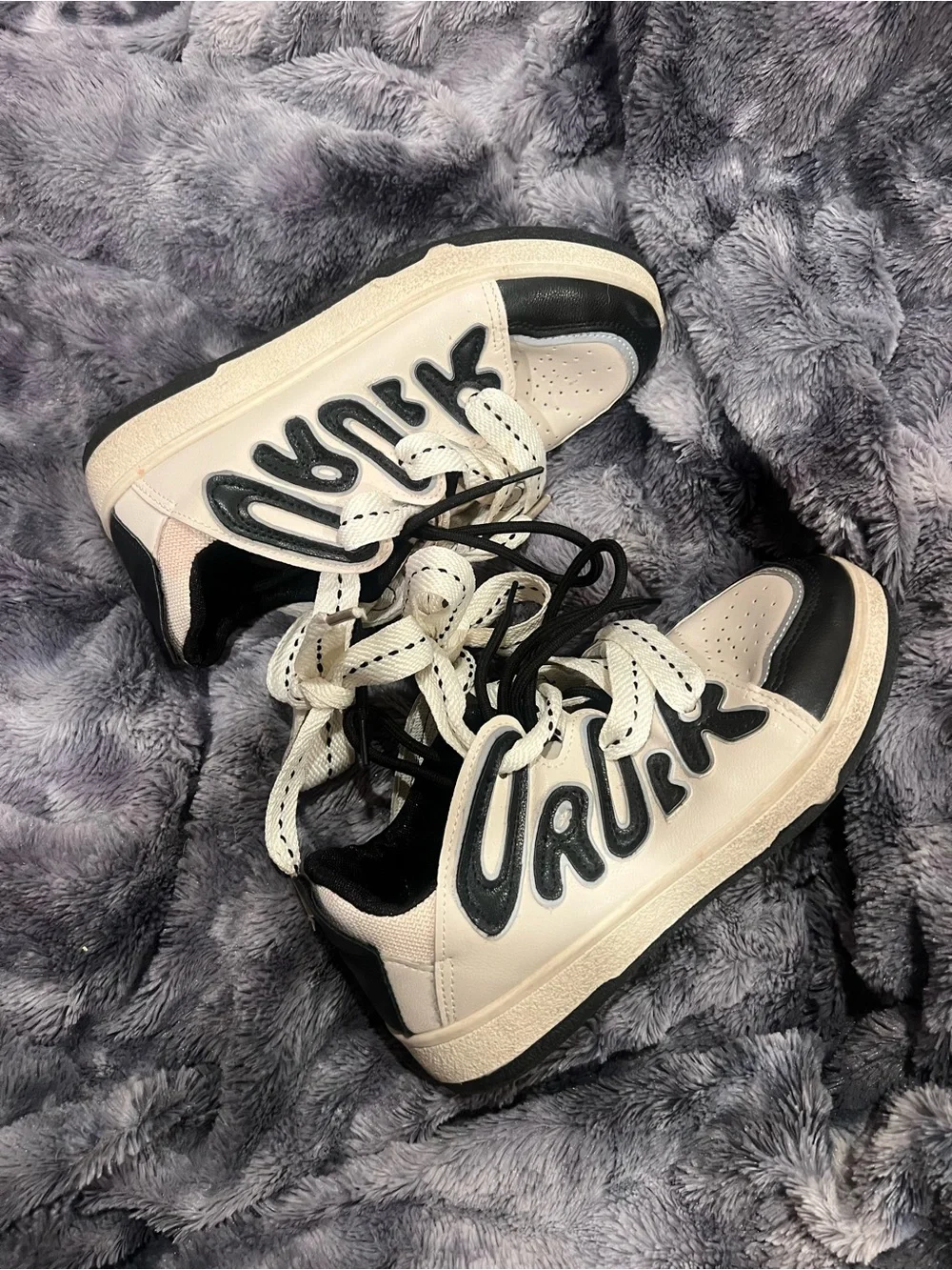 Women's Black & White Low-Top Sneakers - Stylish Casual Shoes